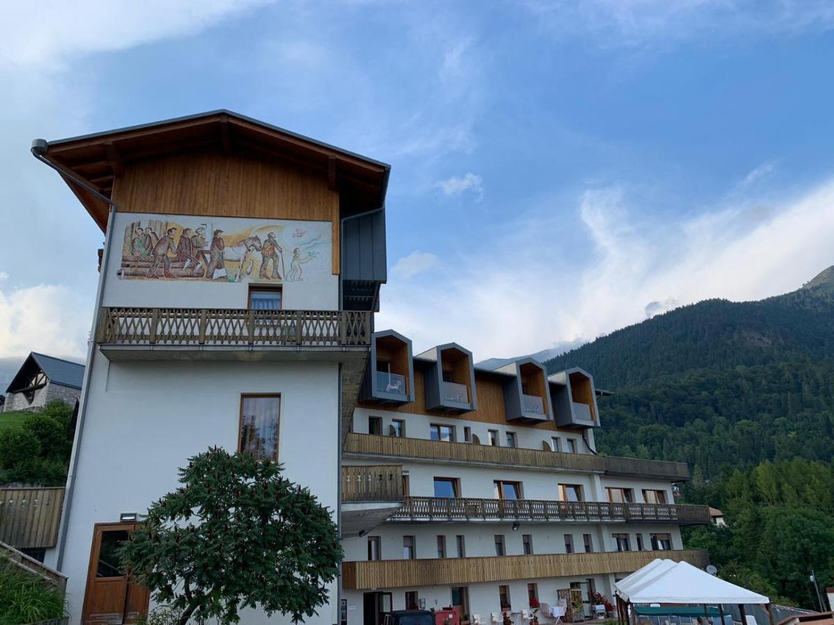 Albergo Croce D'Aune بيدافينا المظهر الخارجي الصورة